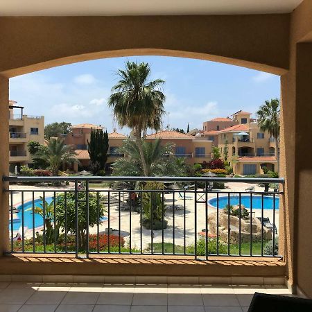 Limnaria Gardens - Modern 1 Bed, Walk To Beach & Shops 파포스 외부 사진