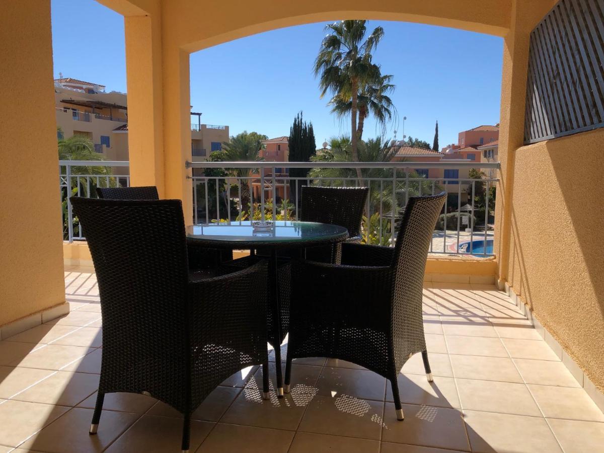 Limnaria Gardens - Modern 1 Bed, Walk To Beach & Shops 파포스 외부 사진