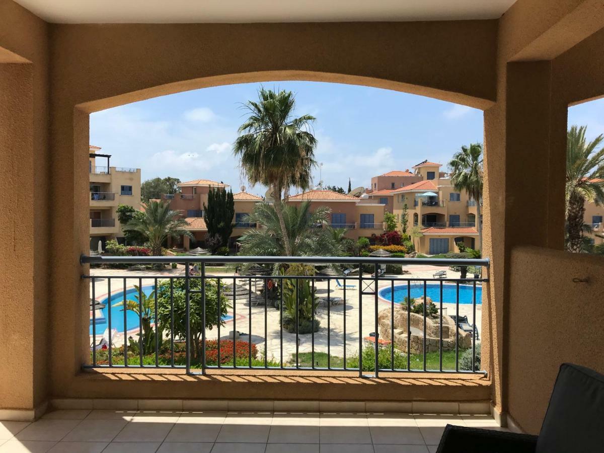 Limnaria Gardens - Modern 1 Bed, Walk To Beach & Shops 파포스 외부 사진